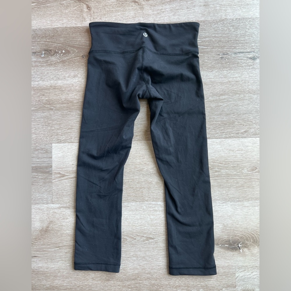 Lululemon Crop Legging.